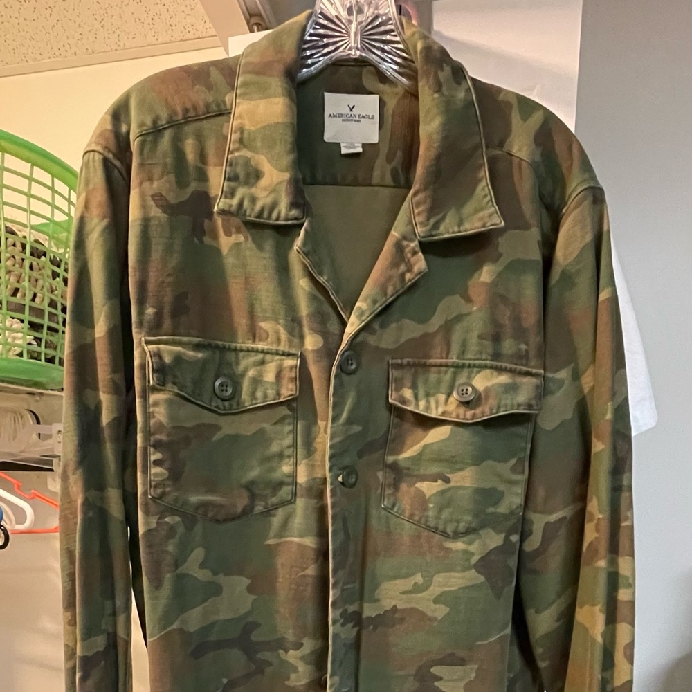Camo color shirt jacket
